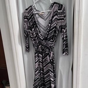 FADED glory black/white wrap dress size m